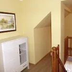 Wohung Mit Balkon Und Garten Nahe Stadtgrenze By Interhome ブランケンフェルデ＝マーロウ