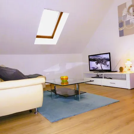 Wohung Mit Balkon Und Garten Nahe Stadtgrenze By Interhome *