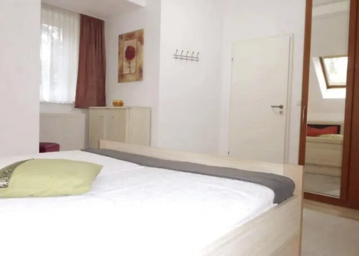 Wohung Mit Balkon Und Garten Nahe Stadtgrenze By Interhome