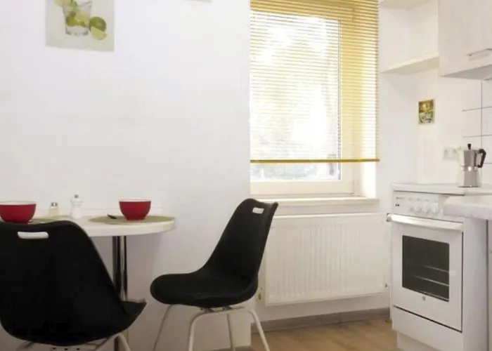 Wohung Mit Balkon Und Garten Nahe Stadtgrenze By Interhome Apartment Blankenfelde-Mahlow