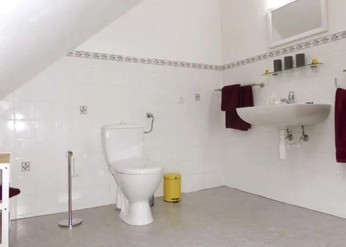 Wohung Mit Balkon Und Garten Nahe Stadtgrenze By Interhome Apartment *